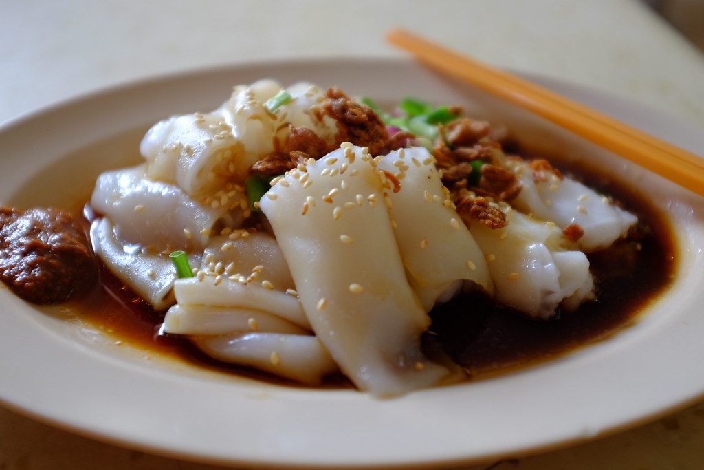 白滑的虾仁肠粉浇豉油